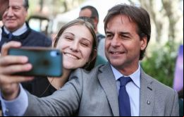 Los datos más recientes mostraron un aumento de dos puntos porcentuales en la aprobación y de un punto en la desaprobación de Lacalle Pou