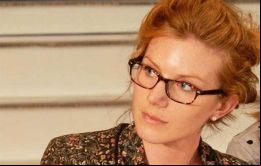 La legisladora MLA Teslyn Barkman fue quien más impulsó el tema del voto para los ciudadanos de doble nacionalidad 