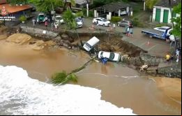 Durante el fin de semana, todavía había la posibilidad de más daños, como la caída de árboles y postes de electricidad, además de la destrucción de casas en la costa.