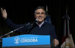 Llaryora se adjudicó la victoria a las 2 de la madrugada del lunes