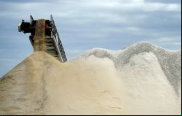 Países latinoamericanos extraen litio pero otras naciones destacan en la etapa de producción, advirtió la CEPAL