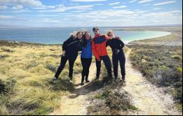 Algunos de los ganadores de competencias anteriores disfrutando del verano en Falklands 