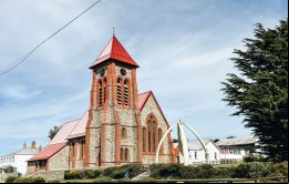 La Catedral de Stanley y la Cruz del Sacrificio donde se desarrollará lo principal de la conmemoración  