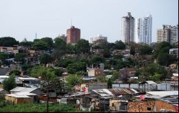 La pobreza en Paraguay bajó del 45,1% en 2001 al 24,7% en 2022