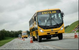 La víctima permaneció olvidada en el interior del autobús escolar bajo un calor abrasador durante todo el día