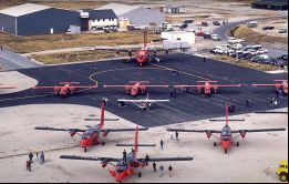 FIGAS diferentes aviones  en el aeropuerto de Stanley