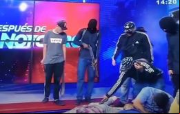 Hombres con fusiles y granadas asaltaron los estudios de TC Televisión, la cadena pública de Guayaquil.