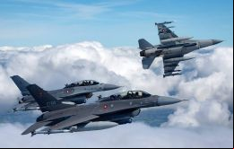 Iban a ser 34 F-16, pero el presidente ucraniano Zelensky consiguió que le reservaran 10 para su guerra contra la Rusia de Putin