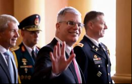 Ostfield asistió a la ceremonia de graduación de la Academia de Policía de Paraguay