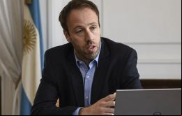 La macroeconomía no puede estabilizarse si se destruye la producción, subrayó López