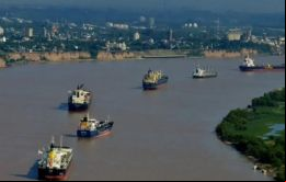 El artículo 8 del Tratado de Vías Navegables permite a los países cobrar peajes bajo ciertas condiciones, recordó Ramírez