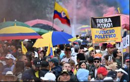 El presidente planea nacionalizar el sistema sanitario del país y reformar la Constitución para mantenerse en el poder