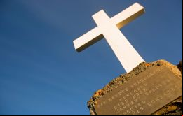 La Cruz de la Esperanza dedicada a Shackleton próximo a donde descansan sus restos en Grytviken 