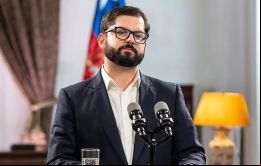 Exigimos también la liberación de los rehenes retenidos por Hamás, subrayó Boric 